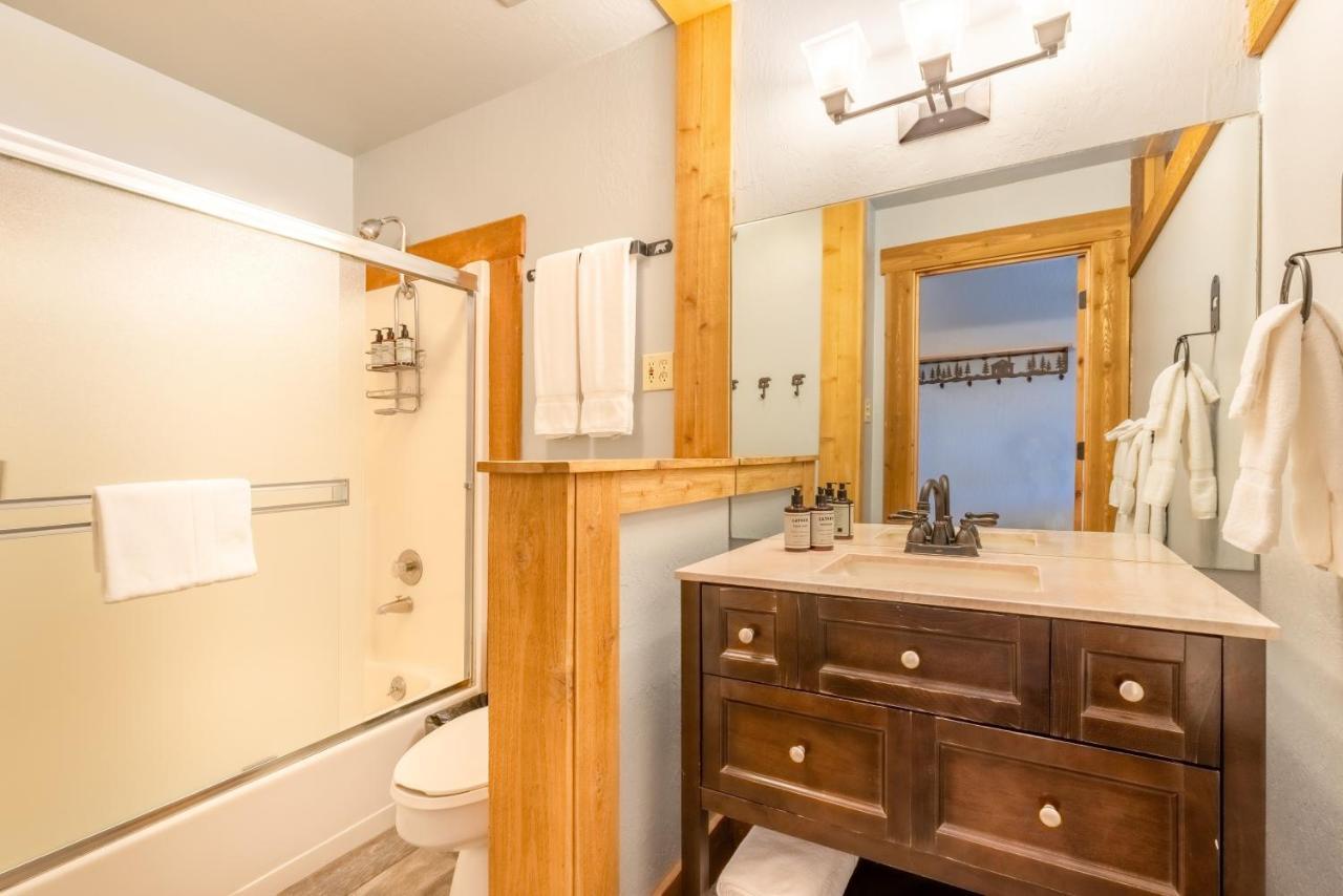 Hotel Style Room In The Timber Creek Lodge Condo Truckee Exterior photo